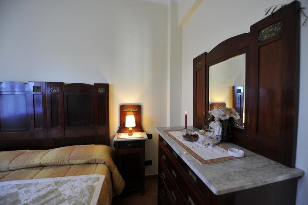 B&B Ca' de Pippu Diano Castello Habitación foto